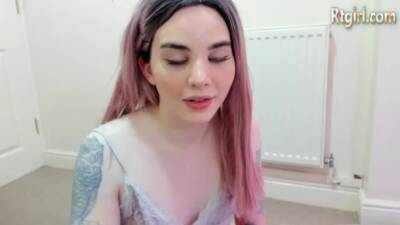 small cock tattooed british shemale beauty with sexy feet legs camshows solo - ashemaletube.com - Britain