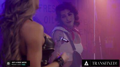 TRANSFIXED - Lesbian Baddie Brooklyn Gray Takes Jade Venus' Big Trans Cock For A Ride! - hotmovs.com